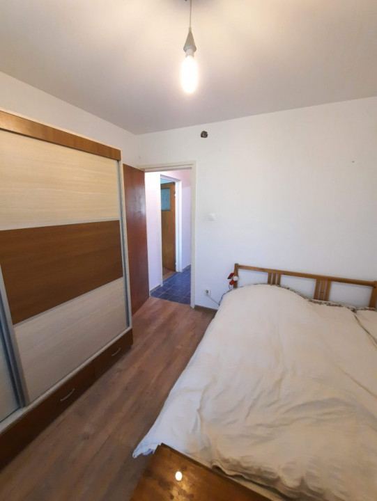 3 camere si boxa bloc de 4 etaje pe Valea Oltului langa metrou