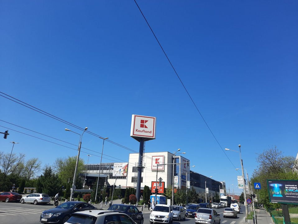 3 camere si boxa bloc de 4 etaje pe Valea Oltului langa metrou