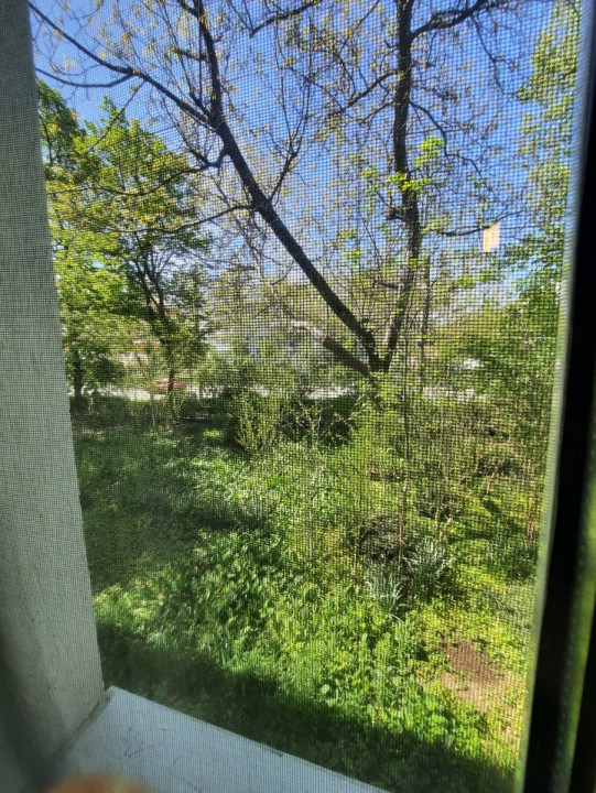 3 camere si boxa bloc de 4 etaje pe Valea Oltului langa metrou