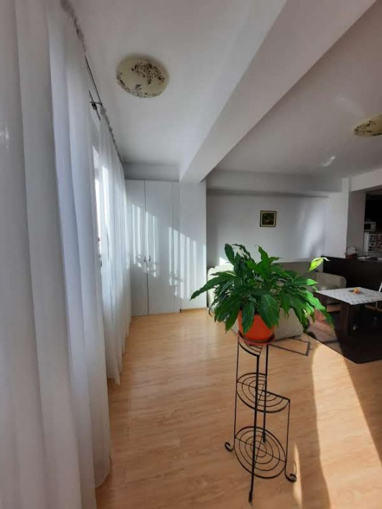 Apartament luminos cu pomi la geamuri, langa Parcul Bazilescu, loc parcare