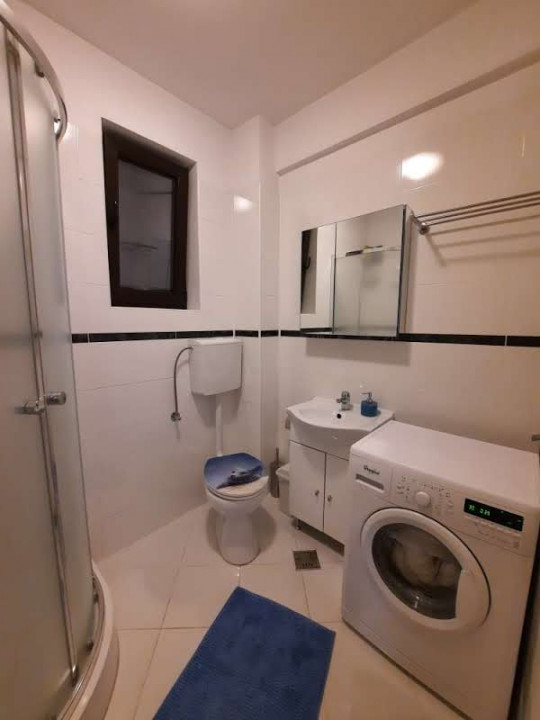 Apartament luminos cu pomi la geamuri, langa Parcul Bazilescu, loc parcare