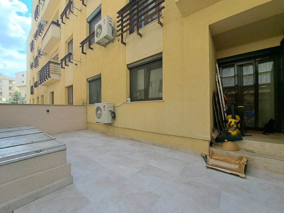 De Vanzare Apartament 3 camere Herastrau