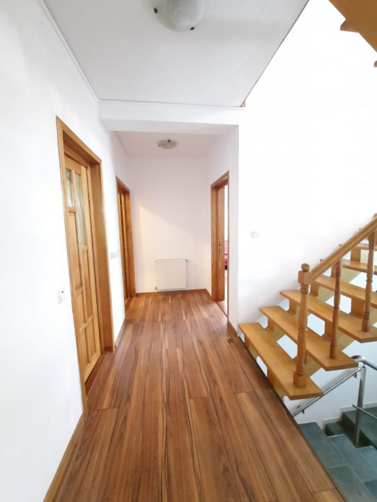 Cozy 3 bedroom villa near Bazilescu park and subway. Pet friendly!