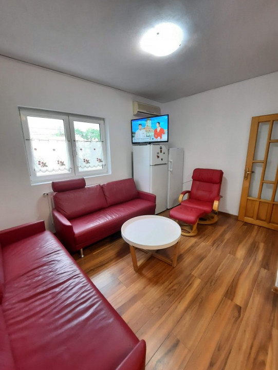 Cozy 3 bedroom villa near Bazilescu park and subway. Pet friendly!