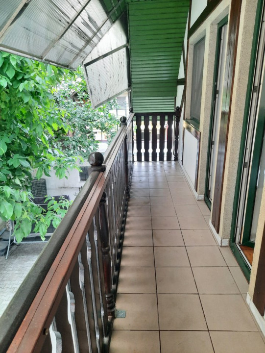 Cozy 3 bedroom villa near Bazilescu park and subway. Pet friendly!