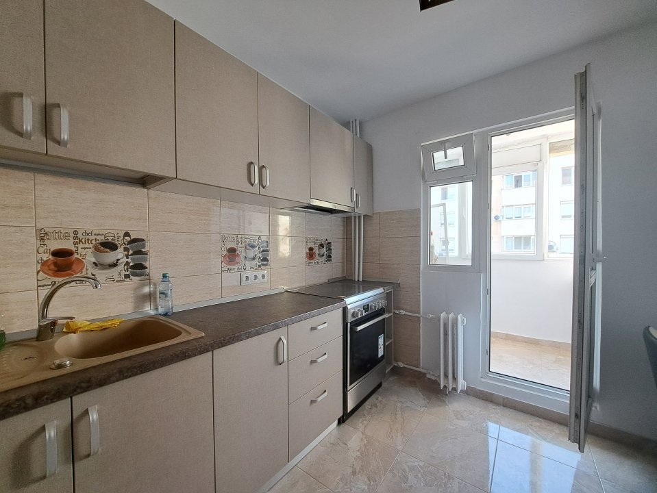 De inchiriat apartament 3 camere Iancului Metrou