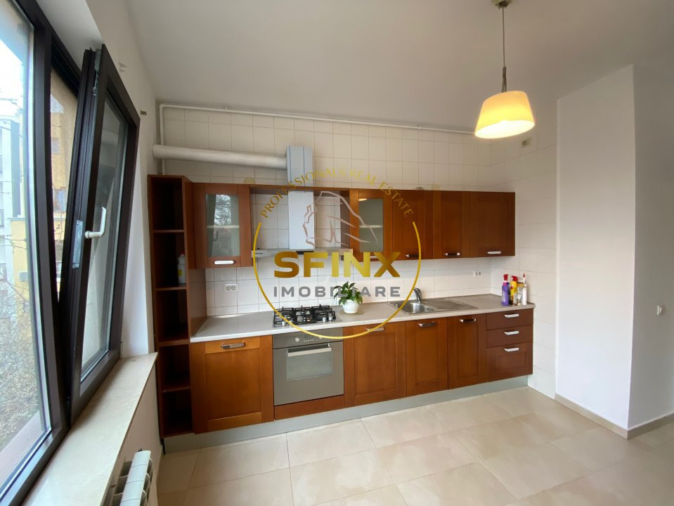 Pet friendly 4 room apartment near the park in Primaverii