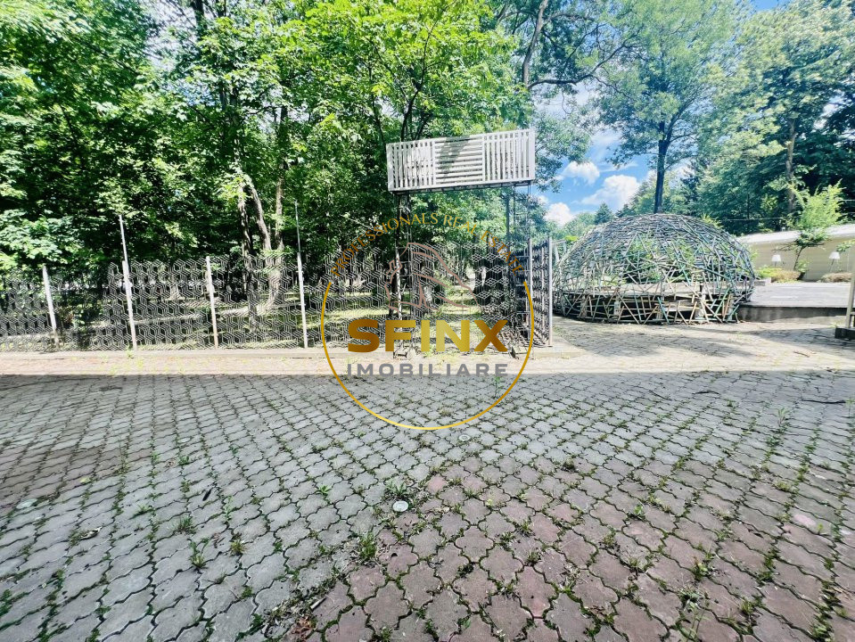 BACAU - PARC CANCICOV IMOBIL REPREZENTATIV 960 MP UTILI IN PARC!