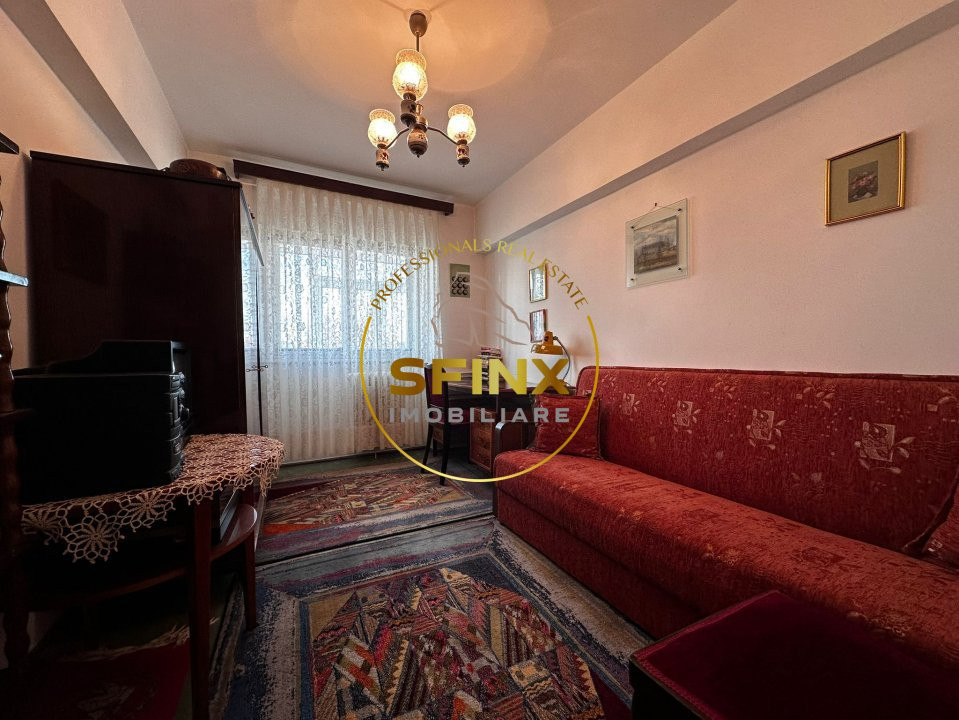 Apartament 3 camere de vanzare zona Decebal