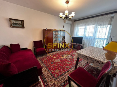 Apartament 3 camere de vanzare zona Decebal