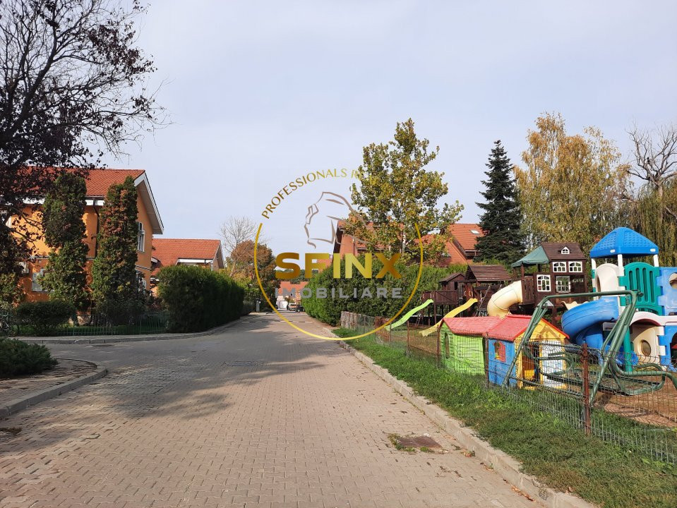 Vila cu piscina, langa padure, in campus rezidential pazit