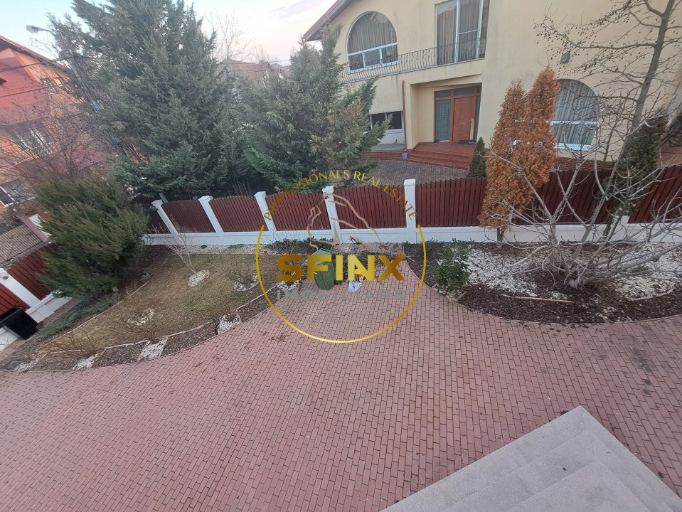 De vanzare vila suprafata generoasa si piscina in zona exclusivista Pipera