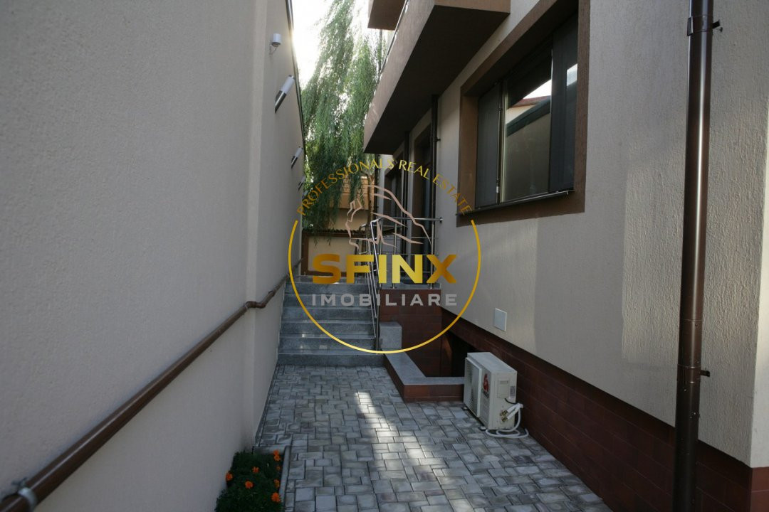 Apartment building for sale in Aviatiei