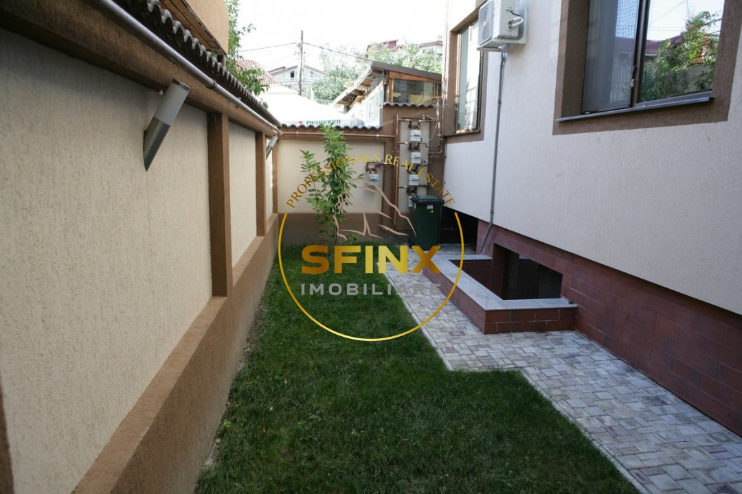 Apartment building for sale in Aviatiei