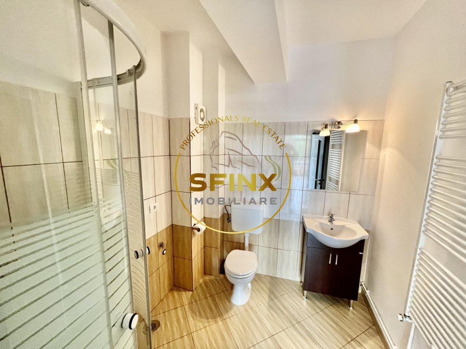 Apartment building for sale in Aviatiei