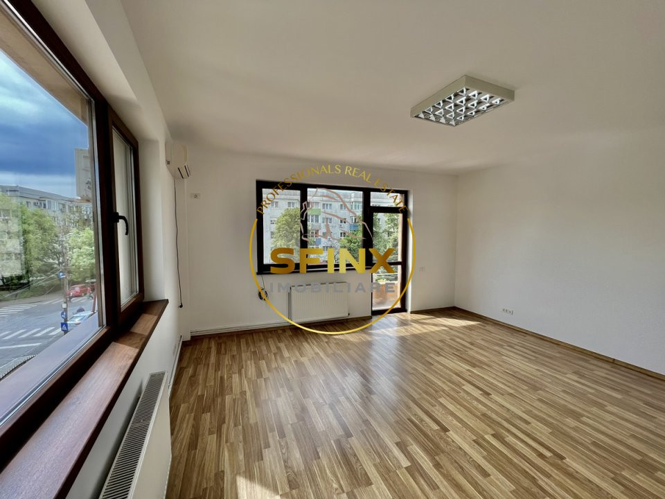 Apartment building for sale in Aviatiei