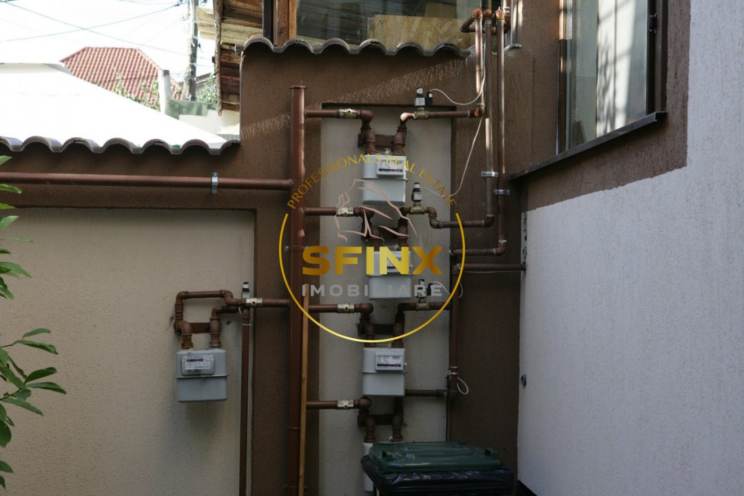 Apartment building for sale in Aviatiei