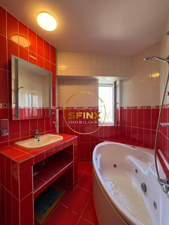 Apartament cu 3 camere Decebal 85 mp, 150 mp terasa cu acces direct si unic