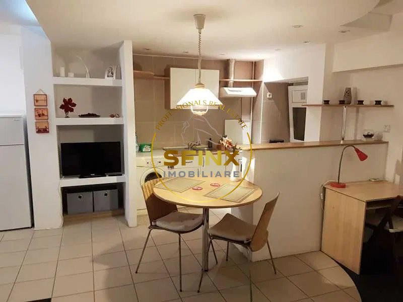 Garsoniera pet friendly Mall Vitan bloc 90