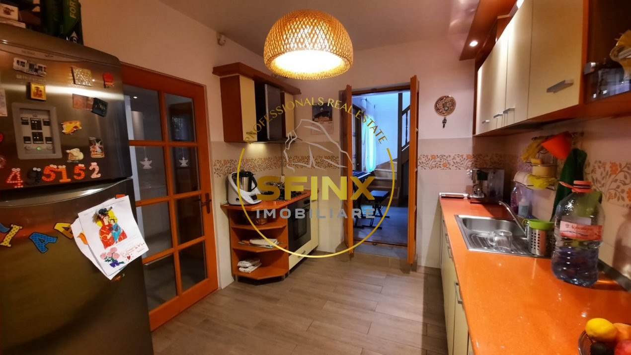 Vila de vanzare zona Decebal