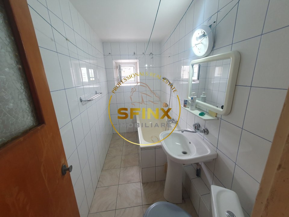 Apartament spațios 3 camere, 2 băi, aproape de metrou și parc