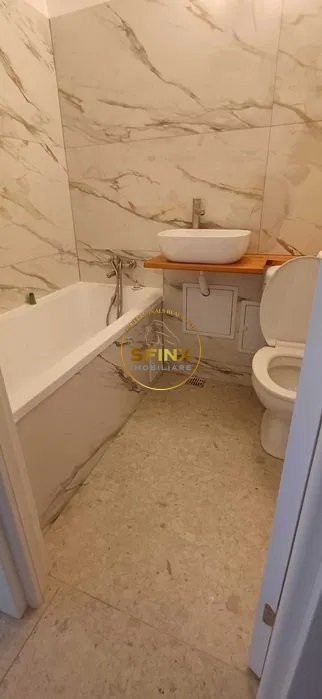 Apartament 3 camere Aparatorii Patriei-Scoala 93" Emil Racovita"