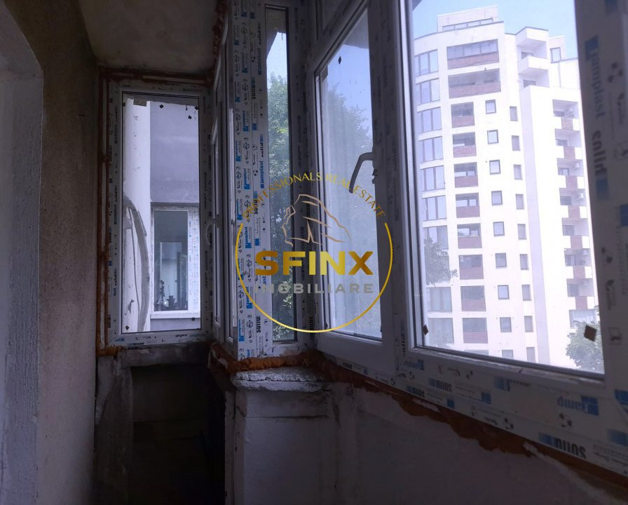 Nerva Traian-de vanzare apartament 3 camere decomandate