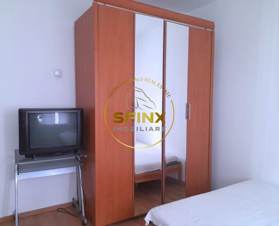 Nerva Traian-de vanzare apartament 3 camere decomandate