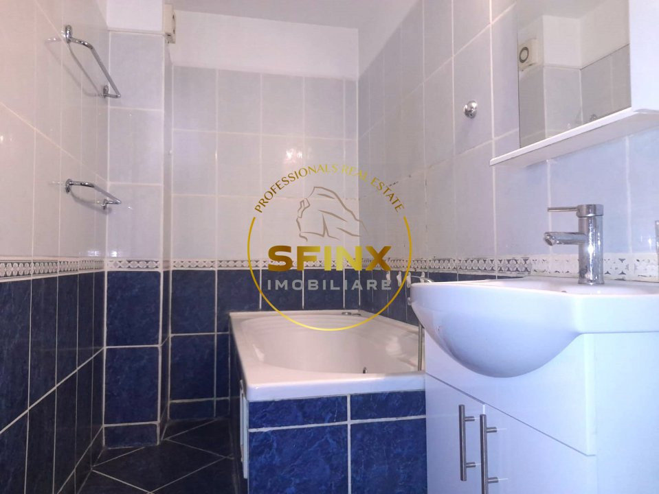 Nerva Traian-de vanzare apartament 3 camere decomandate