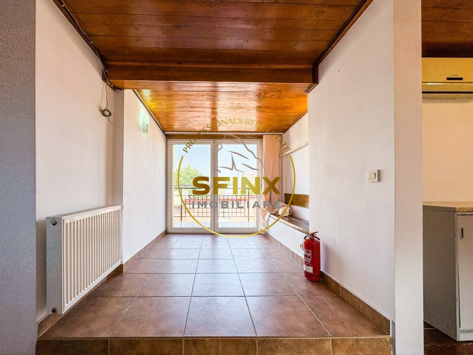 Casa renovata 5 camere plus mansarda Vatra Luminoasa centrala panouri solare