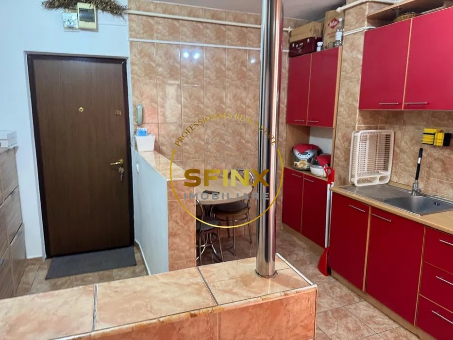 Apartament 3 camere de vanzare Luica-Gazarului