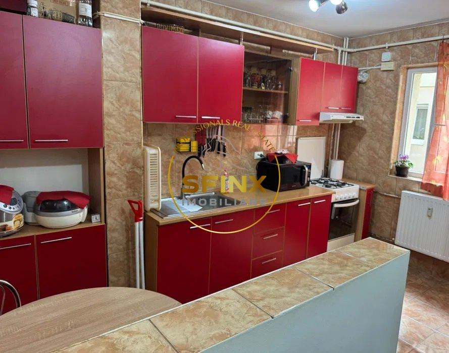 Apartament 3 camere de vanzare Luica-Gazarului
