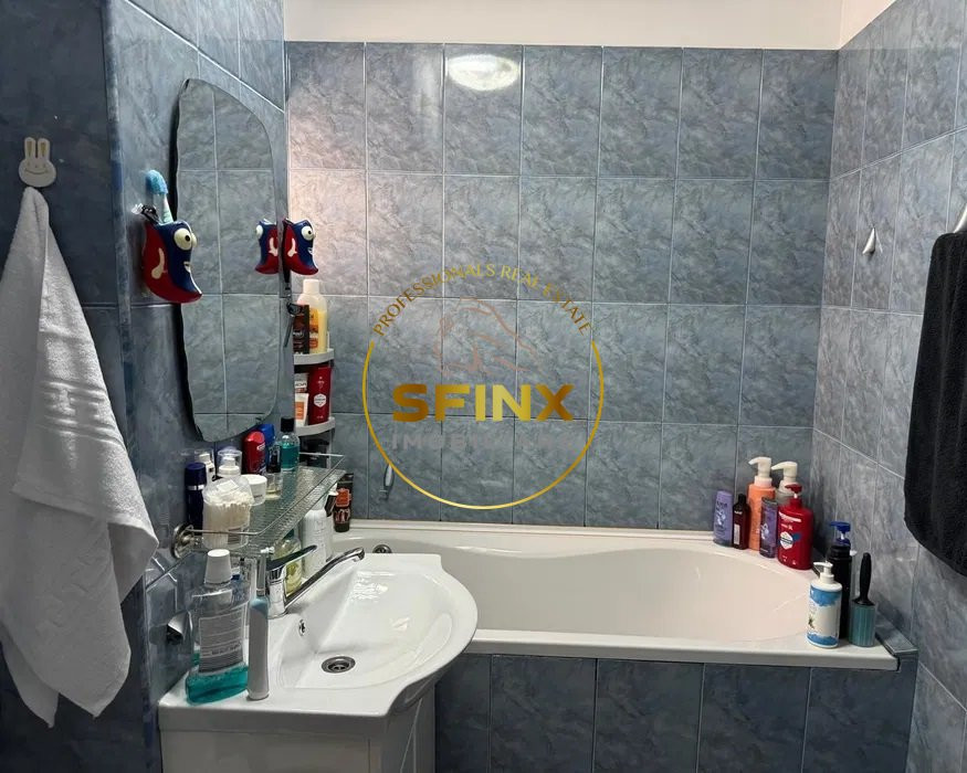 Apartament 3 camere de vanzare Luica-Gazarului