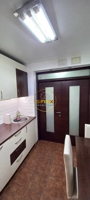 Apartament 3 camere de vanzare zona Fizienilor- Piata Matei Ambrozie