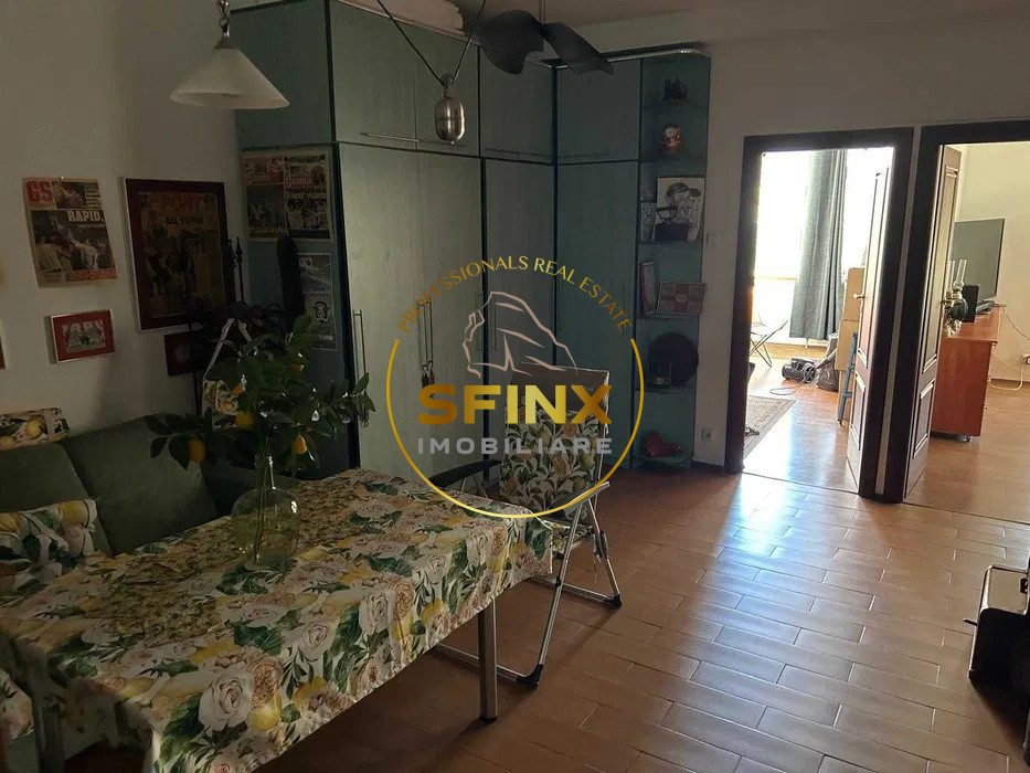De vanzare 3 camere  zona Matei Voievod 