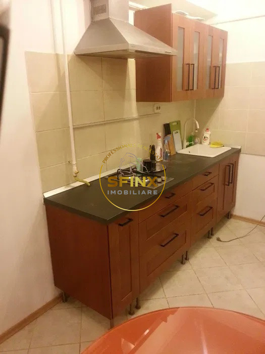 De vanzare 2 camere zona Tepes Voda 
