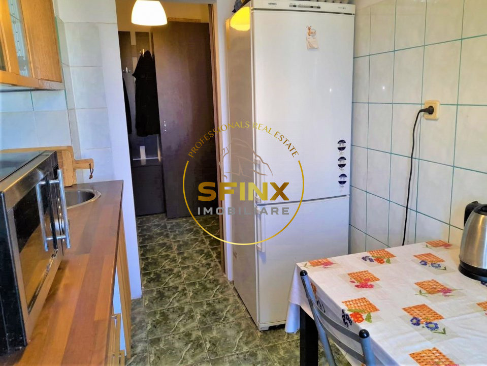 De vanzare - apartament 3 camere semidecomandate, luminos 