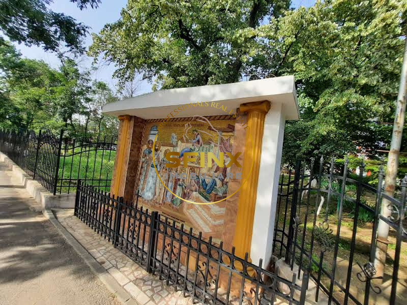 Langa Parcul Bazilescu, vila bine construita, curte frumoasa, strada linistita