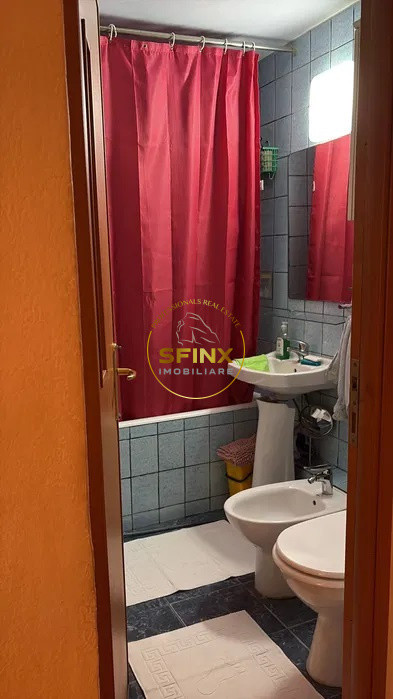 Apartament de 3 camere de vanzare Mosilor 