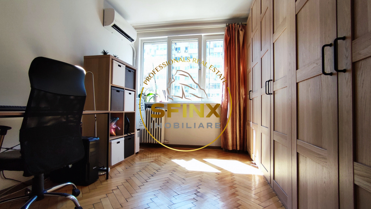 Apartament de 3 camere de vanzare Stefan cel Mare 