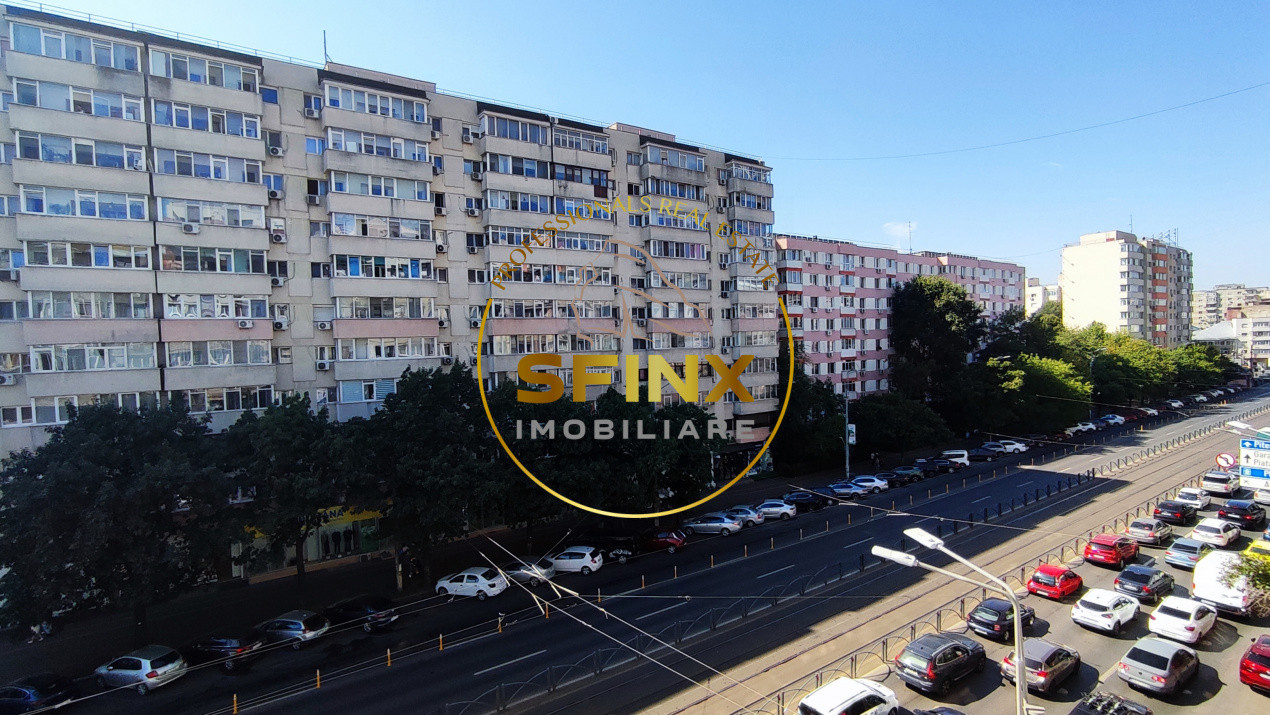 Apartament de 3 camere de vanzare Stefan cel Mare 
