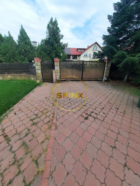 Vila individuala cu piscina, aproape de British School, strada foarte linistita