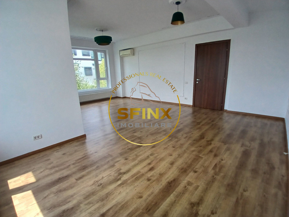 View to lake, large terrace, parking and storage, swimming pool, pet friendly