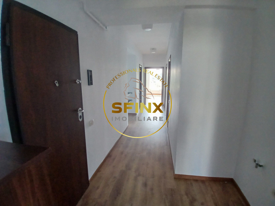 View to lake, large terrace, parking and storage, swimming pool, pet friendly