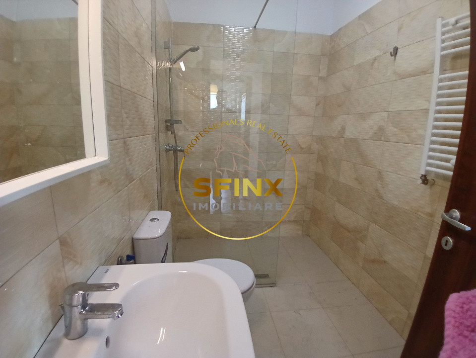 View to lake, large terrace, parking and storage, swimming pool, pet friendly