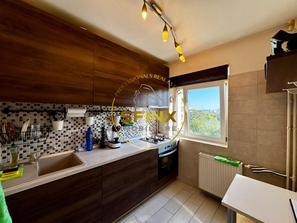 Apartament 2 camere Basarabia decomandat 50 mp loc de parcare