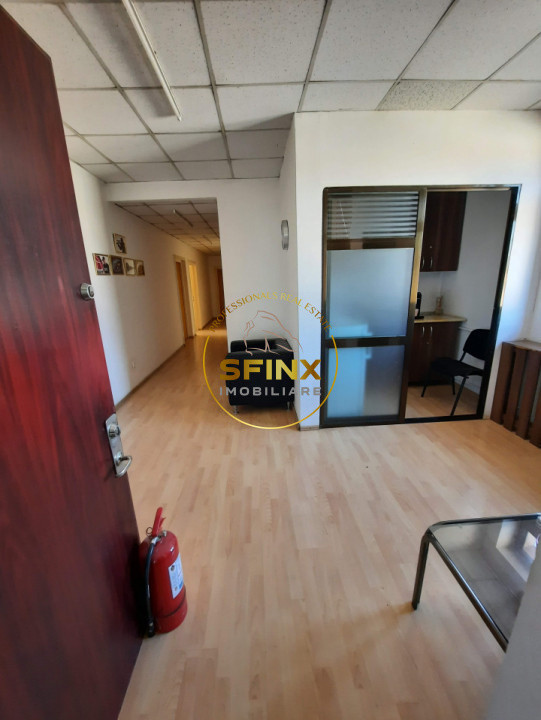 Hala de 113mp la parter in cladire cu destinatie birouri, comercial