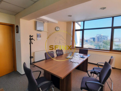 Hala de 113mp la parter in cladire cu destinatie birouri, comercial