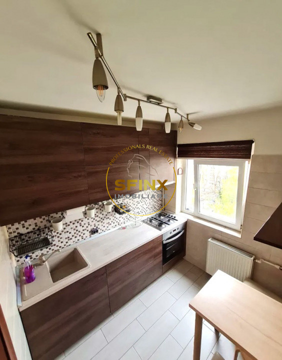 2 camere  unic de vanzare Bld Basarabiei -Costin Georgian 