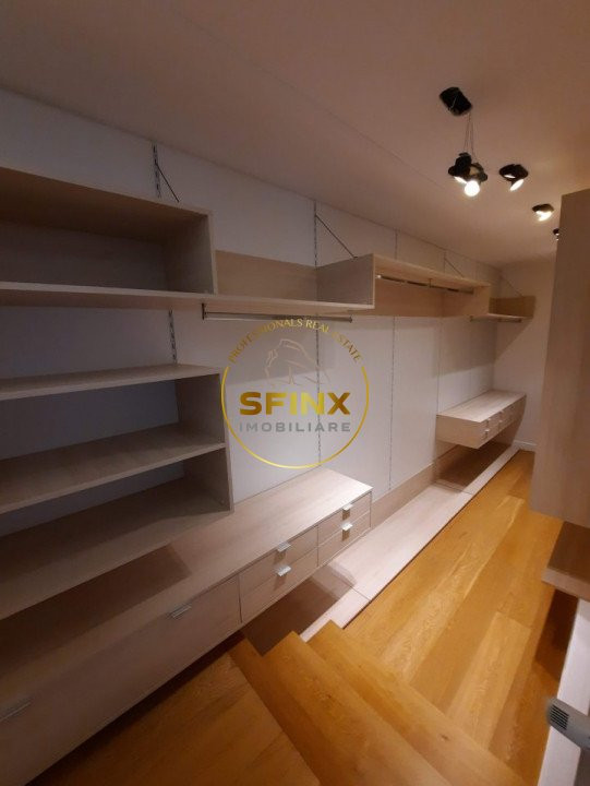 Cambridge School, modern villa in residential compound with interior pool!